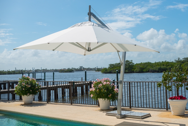 White Cantilever Umbrella Side Wind Mechanism Granite Base Aluminum