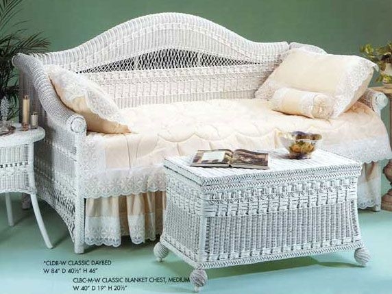 White Wicker Daybed Set, Camelback Silhouette, Lattice Weave Back