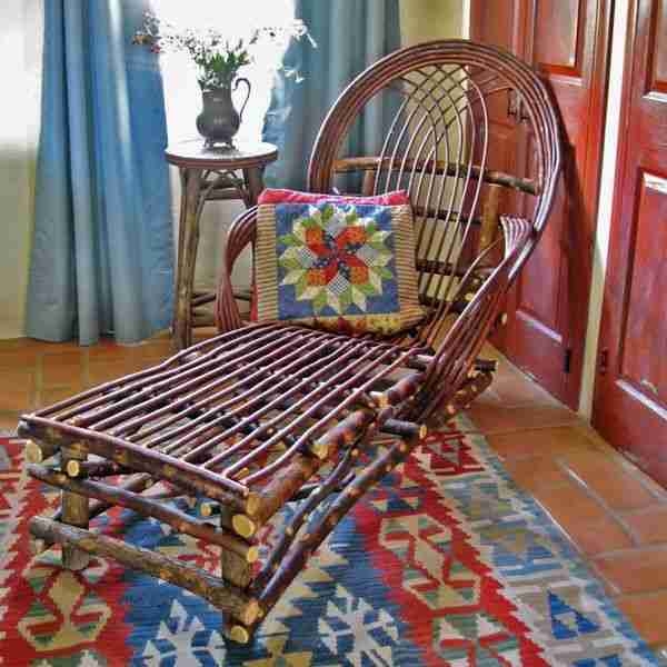 Willow Twig Chaise Lounge: Arched Sunburst Backrest and Slatted Seat