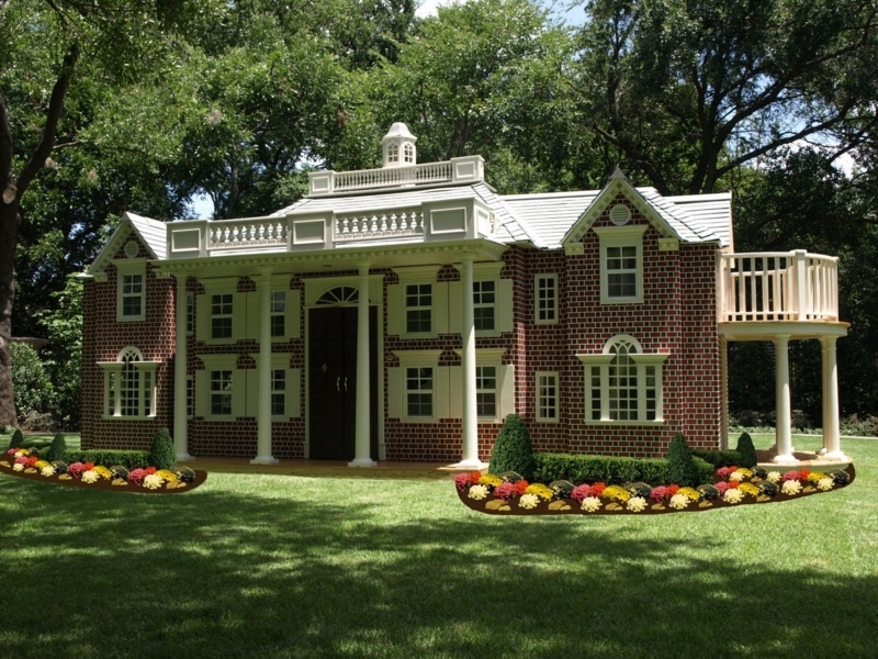 Colonial Mansion Playhouse featuring Grand Portico and Rooftop Cupola