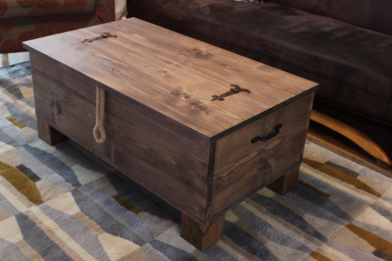 Industrial Wood Chest with Rope Pull and Deep Storage