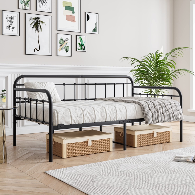 Black Metal Daybed with Spindle Back and Ample Under Bed Clearance