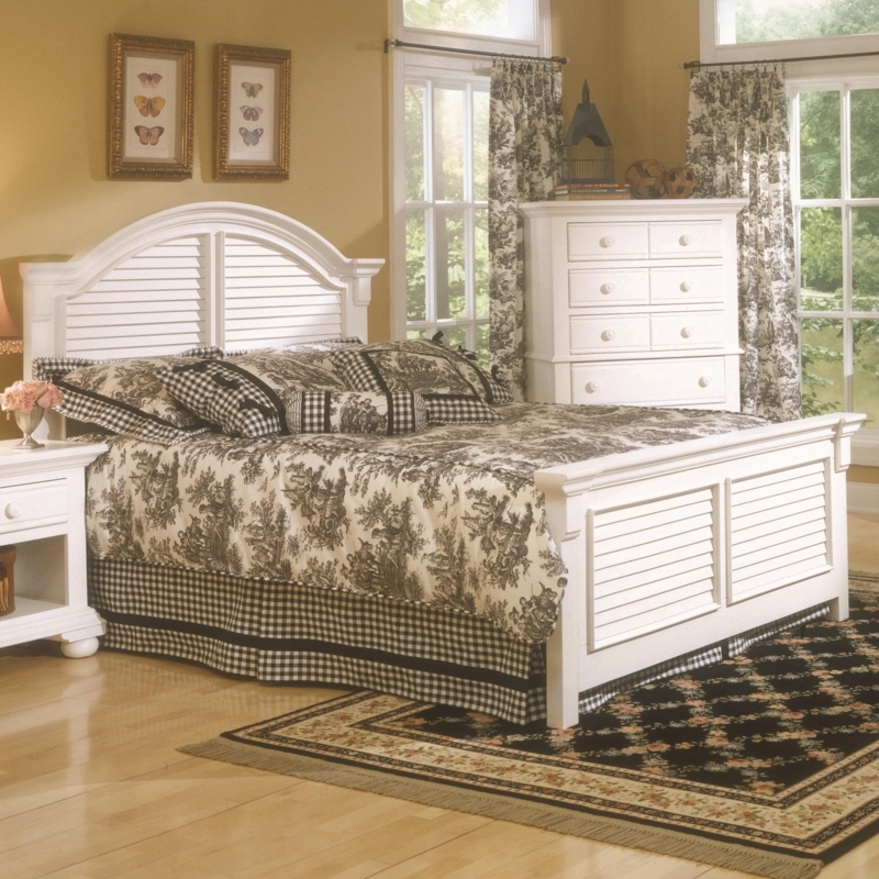Cottage Style Panel Bed with Louvered Inserts and Bun Feet