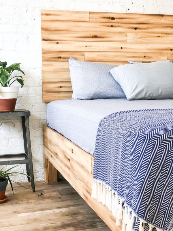 Headboard with Platform Base Matte Finish Horizontal Plank Bed