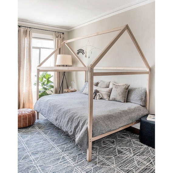 House Bed Light Wood with House-Shaped Frame and Open Silhouette