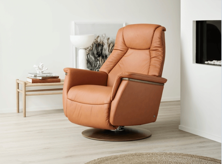 Modern Power Recliner Chair featuring Integrated Headrest and Wood Base