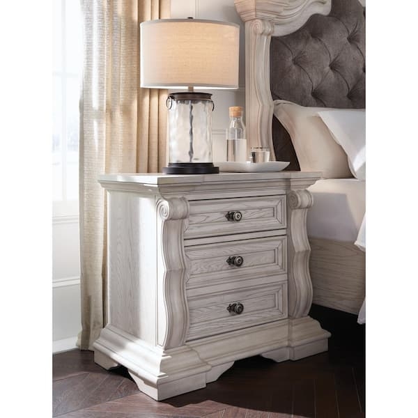 Nightstand Antiqued Scrolled Pilasters 3-Drawer Traditional
