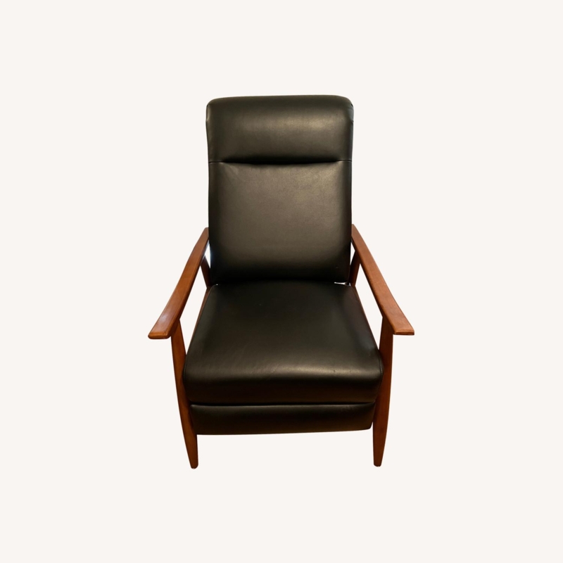 Recliner Black Leather with Angular Wood Frame & Segmented Headrest