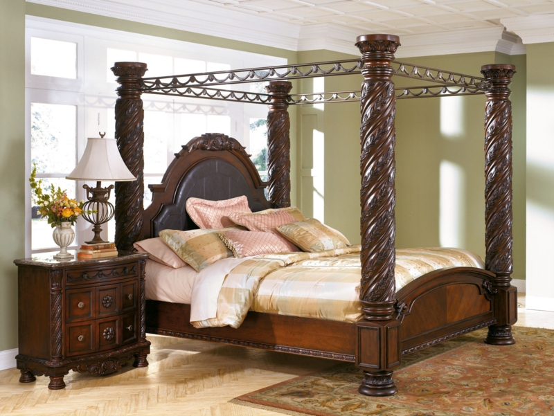 Traditional Canopy Bed with Ornate Metal Top and Spiral Posts