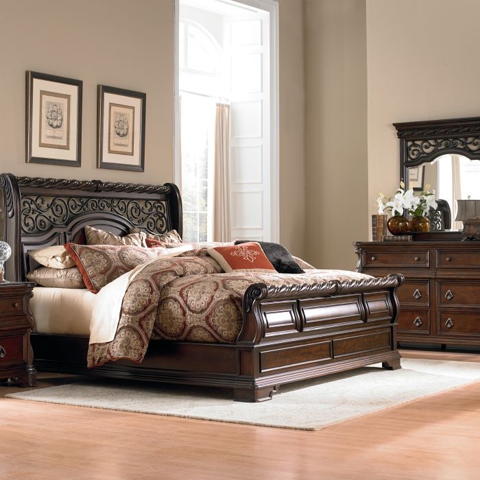Traditional Dark Wood Bedroom Set with Ornate Scrolled Headboard Design