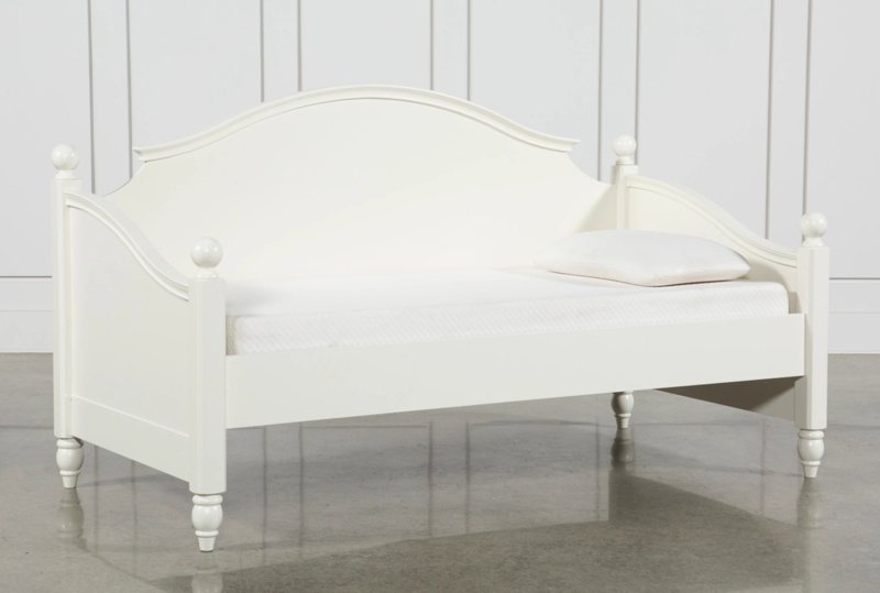 Traditional Platform Daybed with High Arched Backrest and Turned Legs