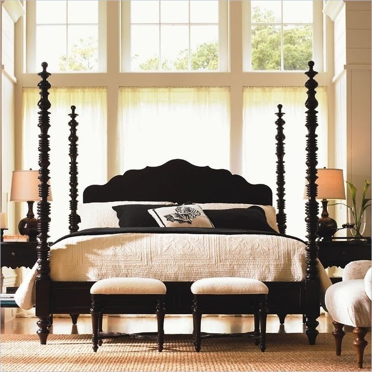 Traditional Spindle Post Bed with Scalloped Headboard in Matte Finish