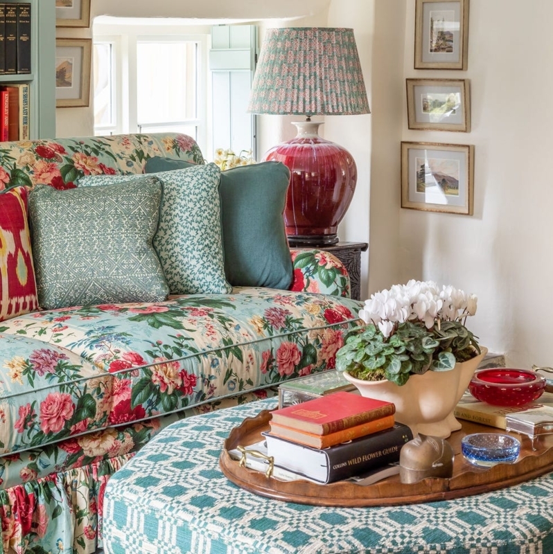 Botanical Print Upholstered Couch, Rolled Arms, Traditional Molding