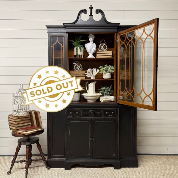 China Cabinet Federal Style Swan Neck Pediment Arched Mullions