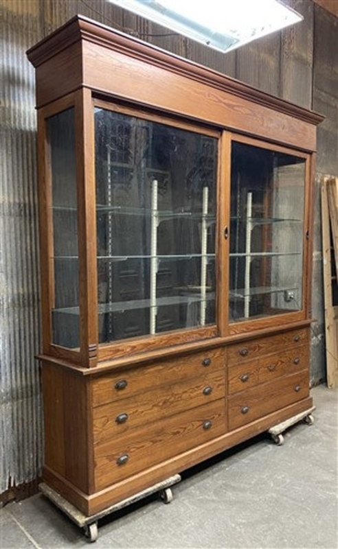 Display Cabinet Vintage Lighted Curio Hutch Medium Wood