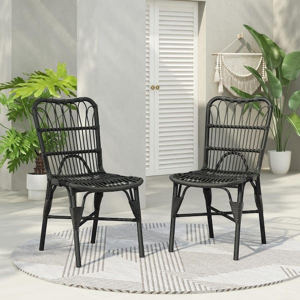 Matte Finish Wicker Outdoor Chair with Arched Back