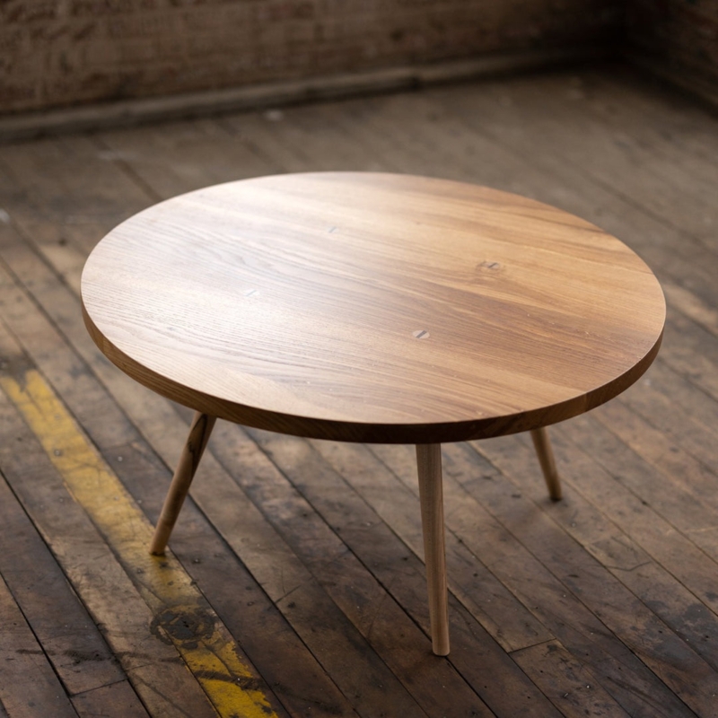 Minimalist Round Center Table with Tapered Wood Legs
