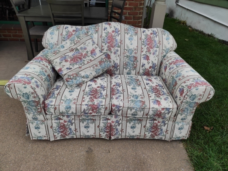 Vintage Botanical Upholstered Sofa, Cream Base with Dark Cabriole Legs