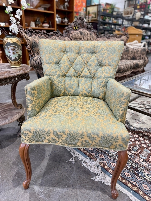 Accent Chair Traditional Gold Damask with Diamond Tufted Back