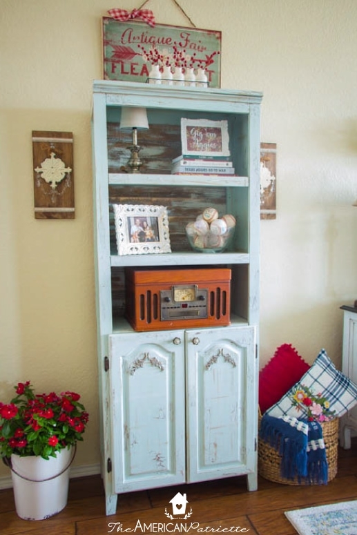 Bookshelf Arched Top with Distressed Finish and Shabby Chic Style