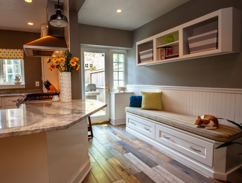 Built-In Mudroom Storage Bench with Beadboard Wall Paneling and Drawers