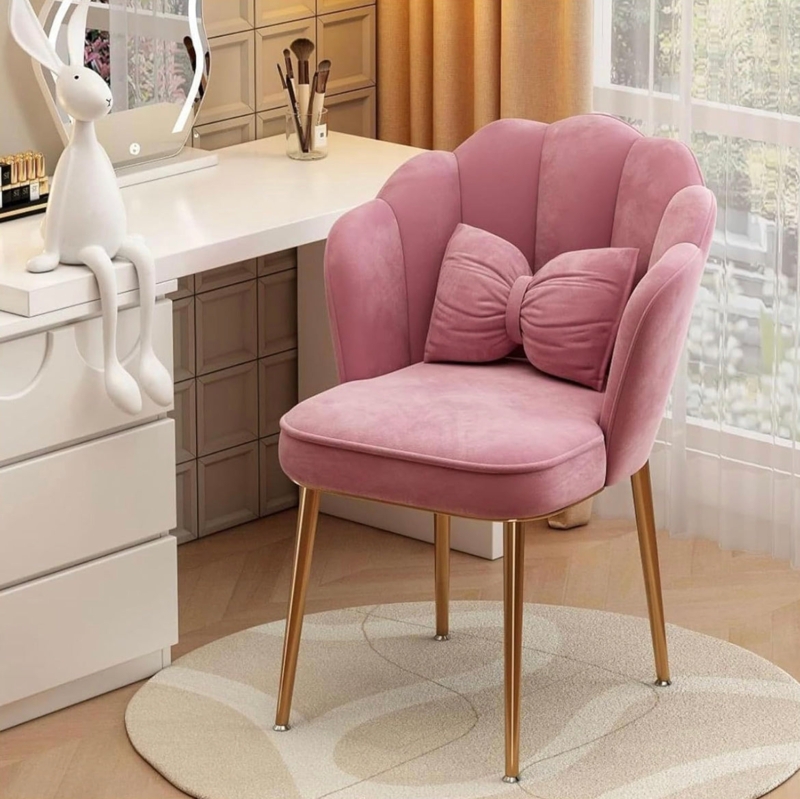 Cream Scalloped Back Accent Seating with Polished Gold Tapered Legs