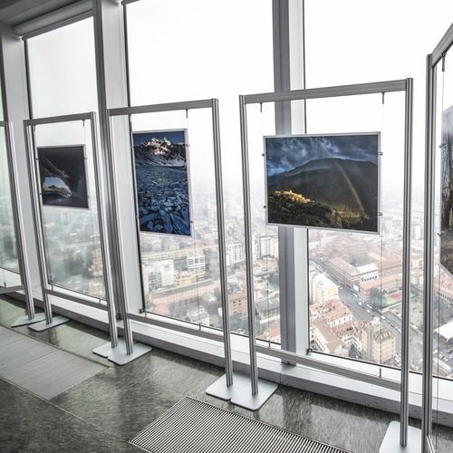 Display Stand Aluminum Floor Standing, Cable Suspended Art Frames