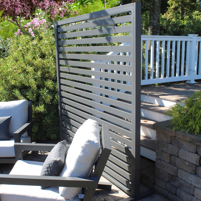 Gray Aluminum Privacy Screen with Horizontal Slats