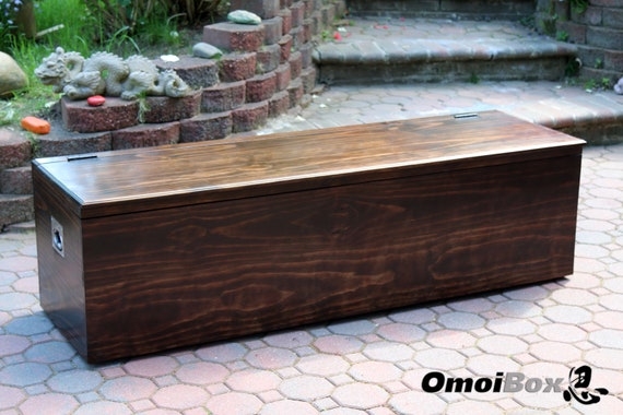 Minimalist Wood Storage Bench with Plinth Base and Natural Matte Finish