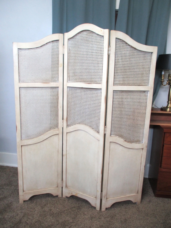 Room Divider with Scalloped Arches and Cane Webbing Tops