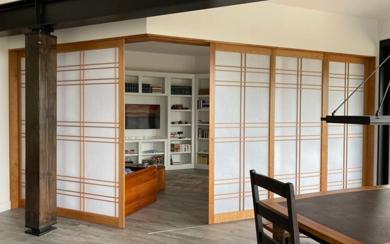 Shoji Screen: Modern Sliding Panels with Light Wood Lattice