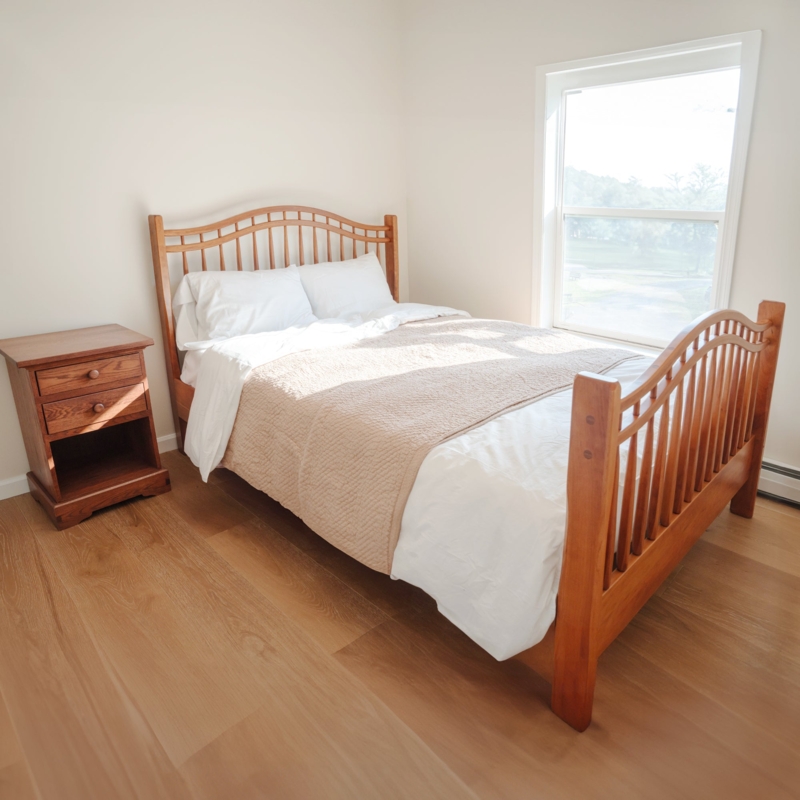 Bed Dark Brown Wood Cabriole Legs High Footboard Queen Anne Style