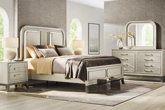 Bedroom Set: Glamorous Metallic Silver Finish Bed with Mirrored Border Accents