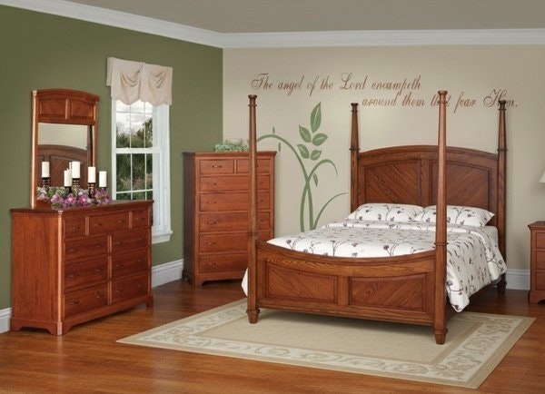 Bedroom Set: Traditional Cherry Wood Finish with Four Poster Frame