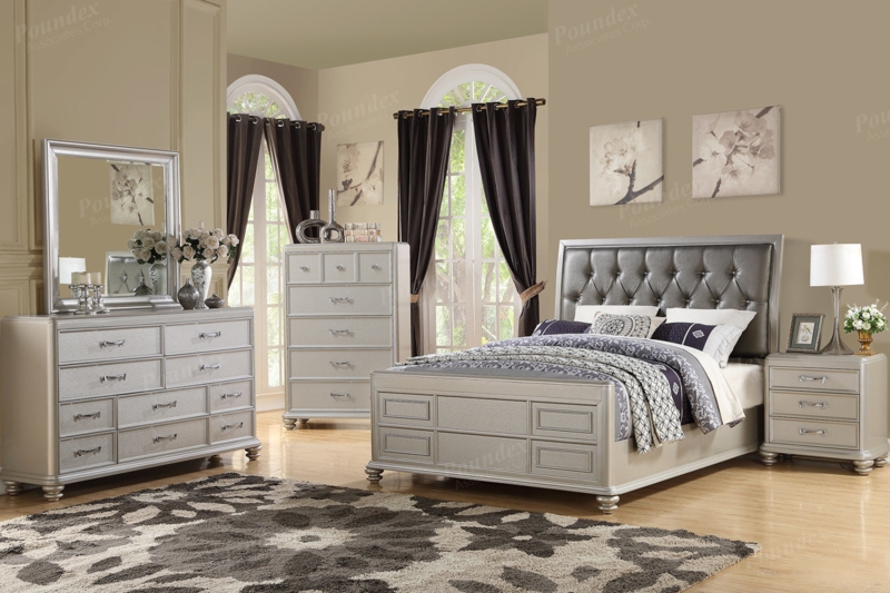 Black Bedroom Set with Matte Finish and Button Tufted Headboard