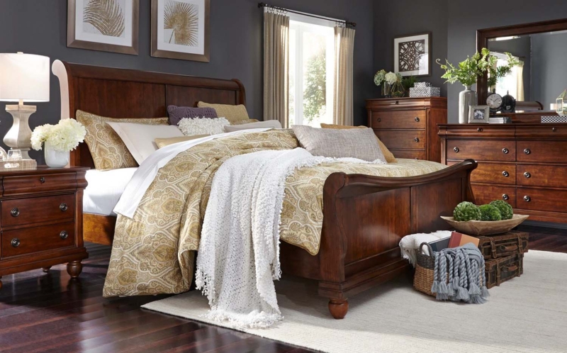 Canopy Bed Ornate Frame Floor-to-Ceiling Drapery