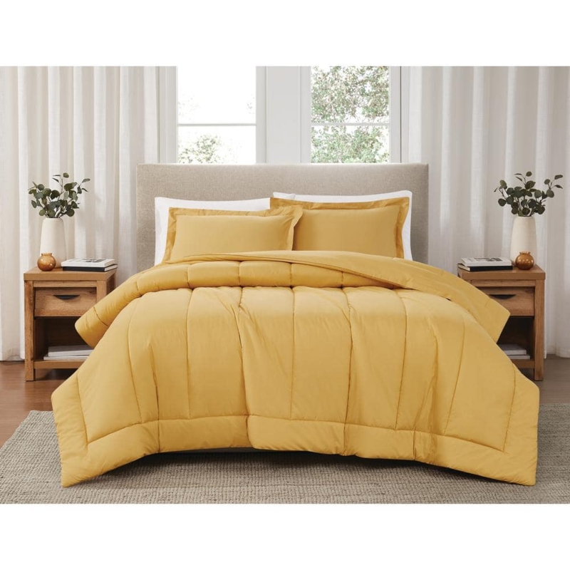 Comforter Set in Solid Cotton Percale with a Minimalist Look