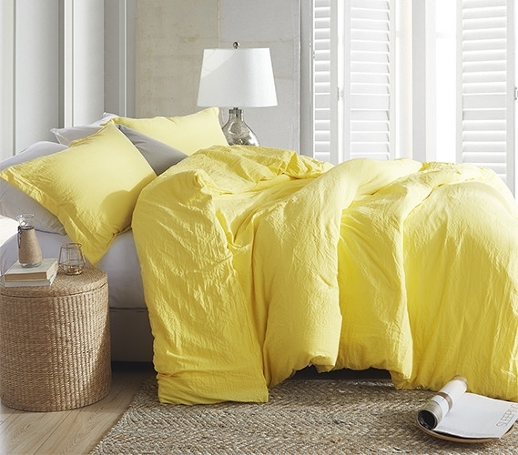 Comforter with Crinkled Texture and Grid Quilting Details