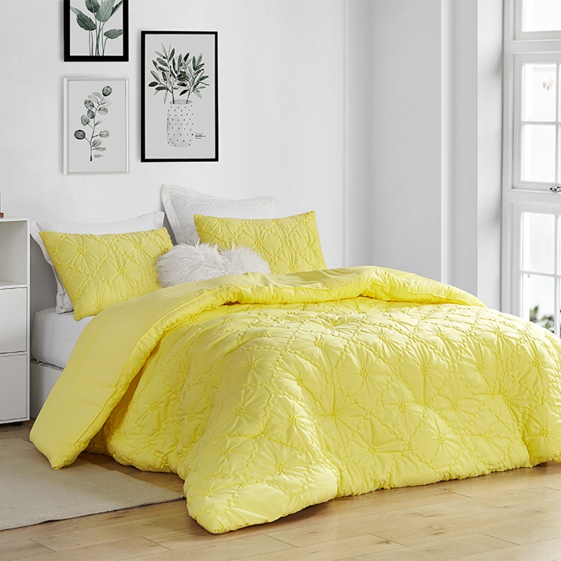 Comforter with Puckered Crinkle Texture in Limelight Yellow