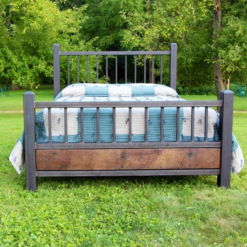 Distressed Wood and Metal Frame Bed for Rustic Bedrooms