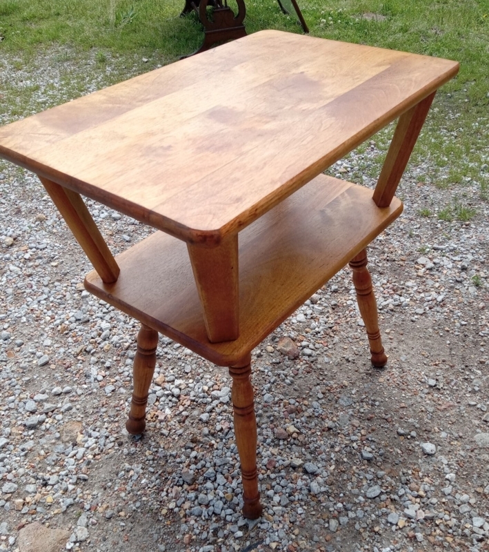 End Table Tapered Spindle Legs, Maple Finish, Single Drawer.