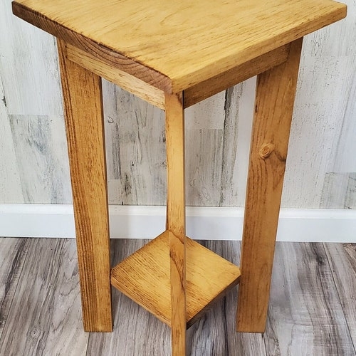 Golden Oak End Table Knotty Pine Texture Two-Tier Design Rustic Style