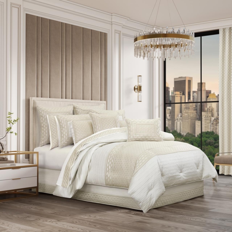 J. Queen New York Metropolitan Comforter Set, Queen, Ivory