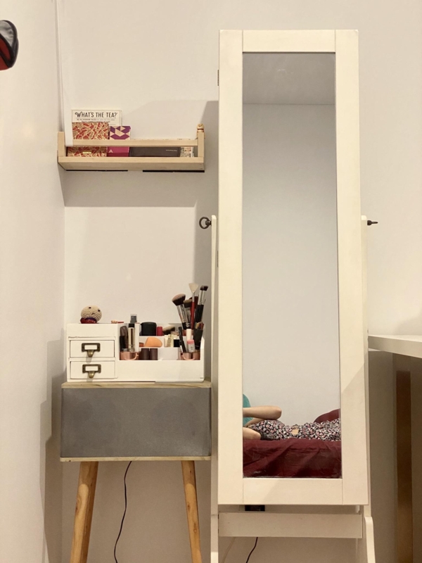 Lingerie Chest Makeup Vanity, Standing Vanity for Small Spaces