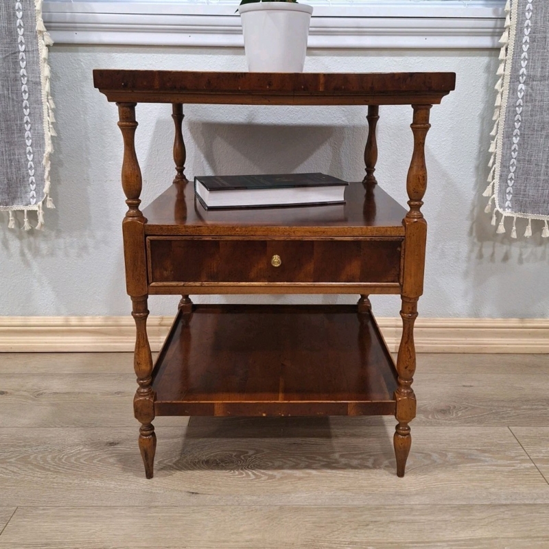 Mid-Century Modern End Table in Honey Brown with Tapered Legs
