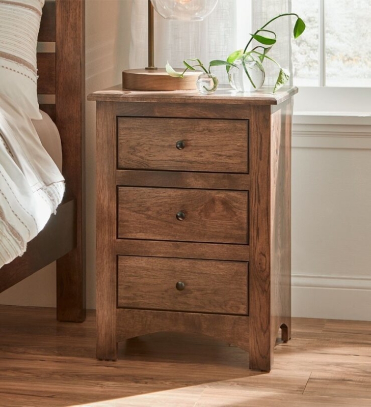 Minimalist Wood Nightstand, Flush-Mount 3-Drawer Bedside Table