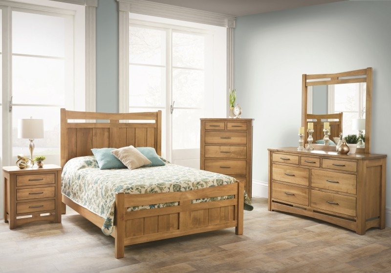 Mission Style Wood Bedroom Set with Slatted Design & Black Bar Pulls