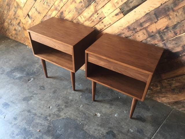 Retro Walnut Nightstand with Square Silhouette and Tapered Legs
