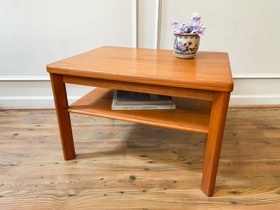 Side Table Tapered Legs Slatted Magazine Shelf
