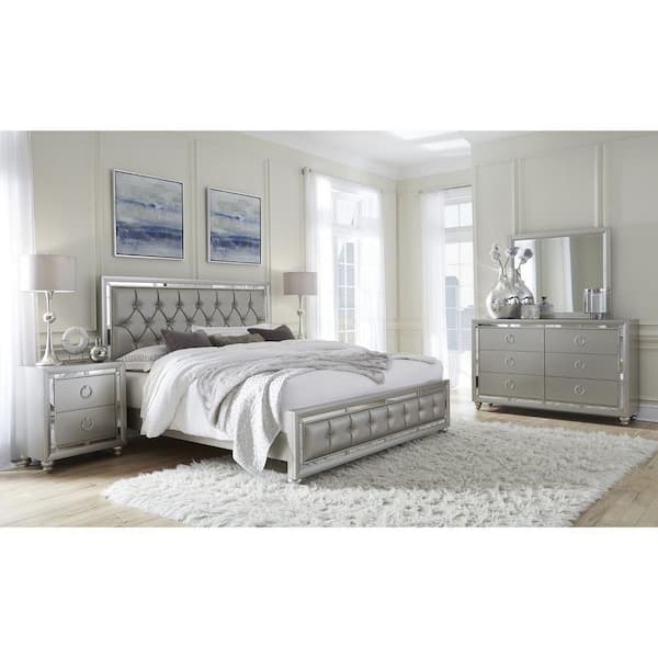 Silver Panel Bed with Padded Footboard and Mirror Trim Accents